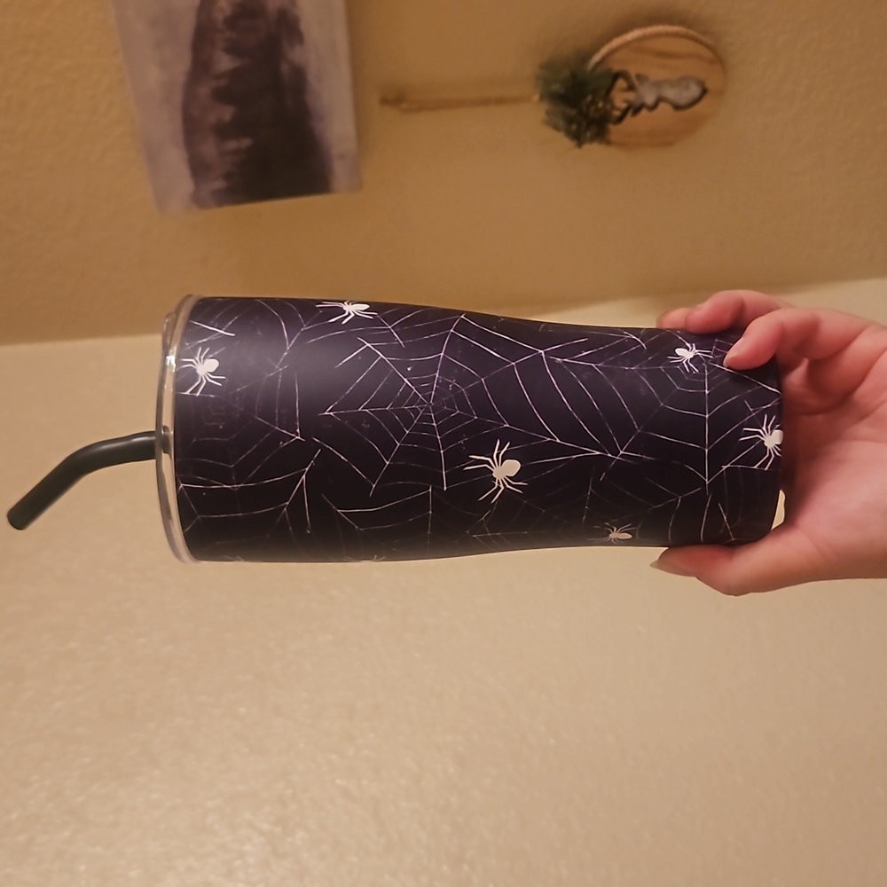 Black and silver spider tumbler